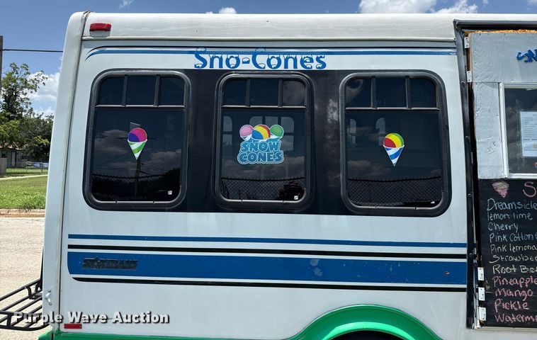 image for item DX5526 1998 Ford E350 food truck