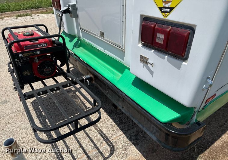 image for item DX5526 1998 Ford E350 food truck
