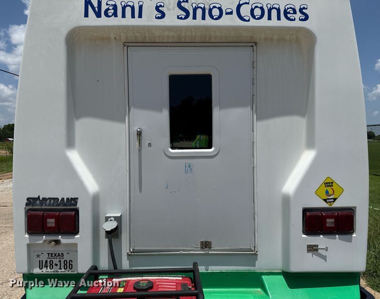 image for item DX5526 1998 Ford E350 food truck