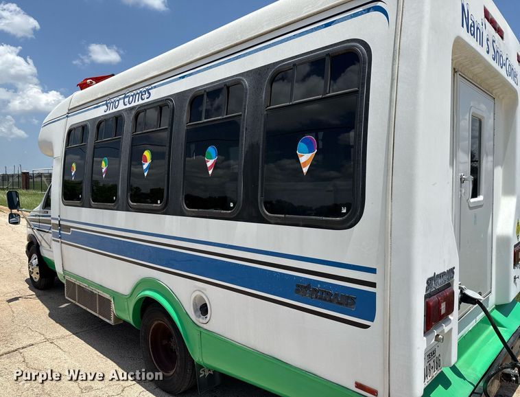 image for item DX5526 1998 Ford E350 food truck