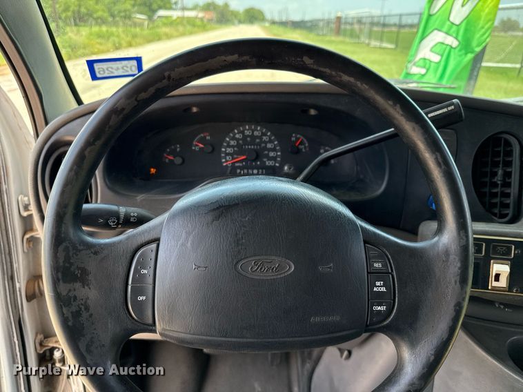 image for item DX5526 1998 Ford E350 food truck