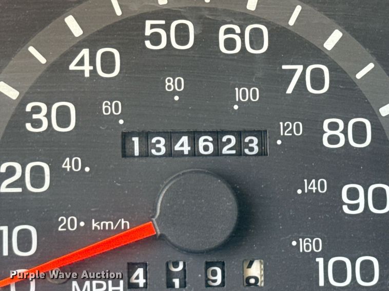 image for item DX5526 1998 Ford E350 food truck