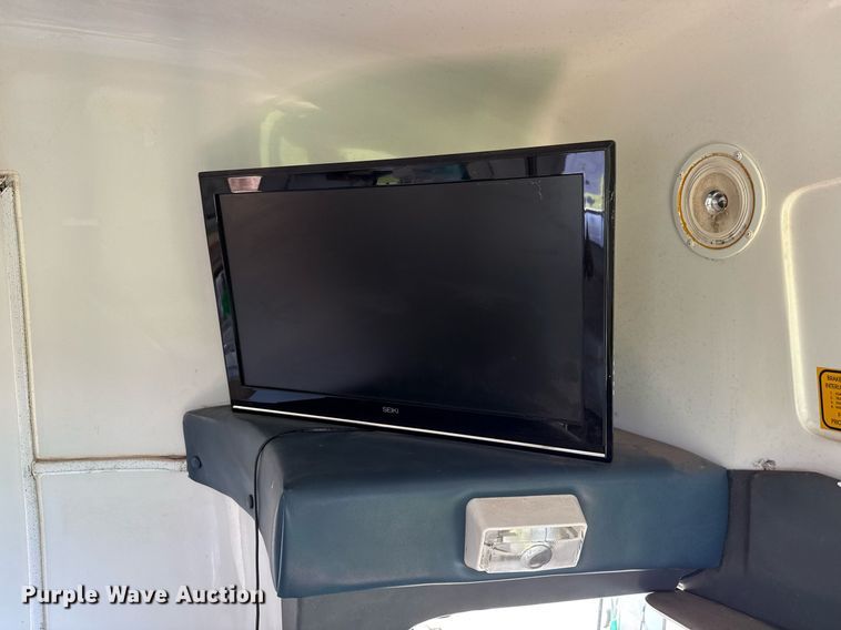 image for item DX5526 1998 Ford E350 food truck