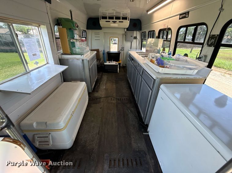 image for item DX5526 1998 Ford E350 food truck