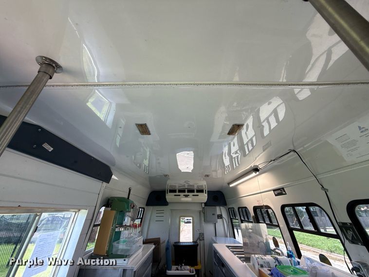 image for item DX5526 1998 Ford E350 food truck