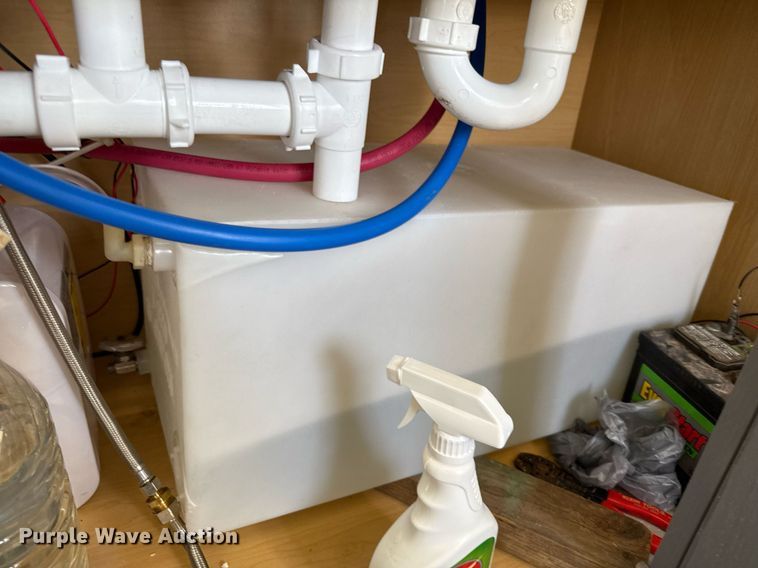 image for item DX5526 1998 Ford E350 food truck