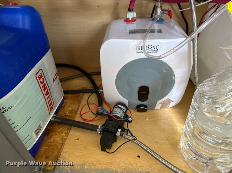 image for item DX5526 1998 Ford E350 food truck