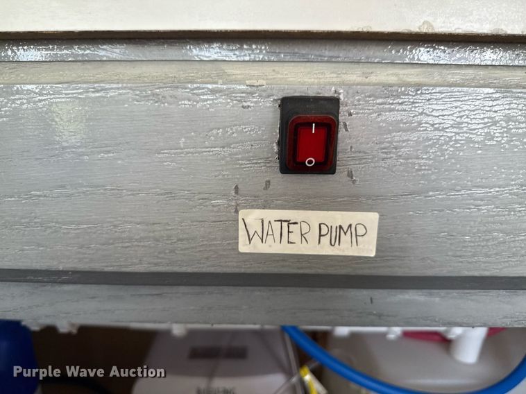 image for item DX5526 1998 Ford E350 food truck