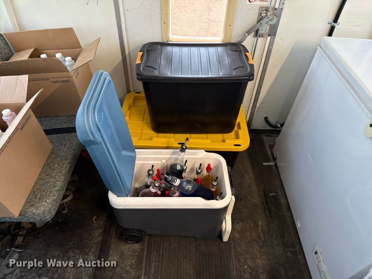 image for item DX5526 1998 Ford E350 food truck