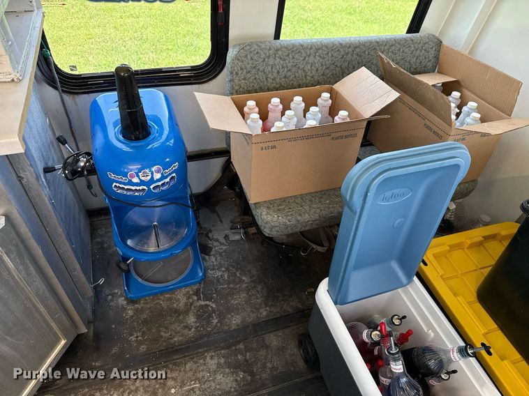 image for item DX5526 1998 Ford E350 food truck