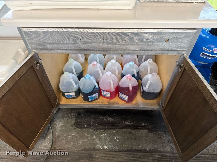 image for item DX5526 1998 Ford E350 food truck