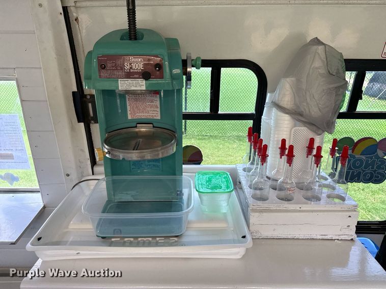 image for item DX5526 1998 Ford E350 food truck