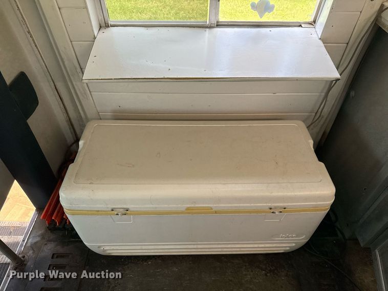 image for item DX5526 1998 Ford E350 food truck