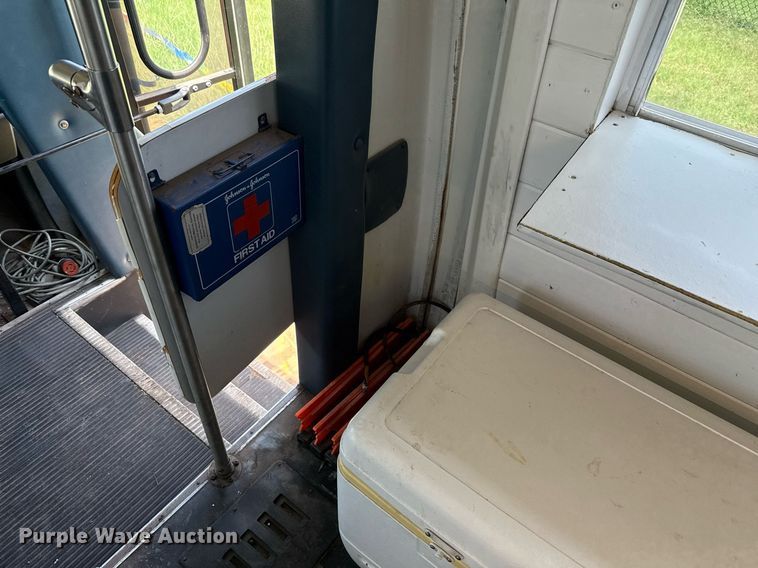 image for item DX5526 1998 Ford E350 food truck