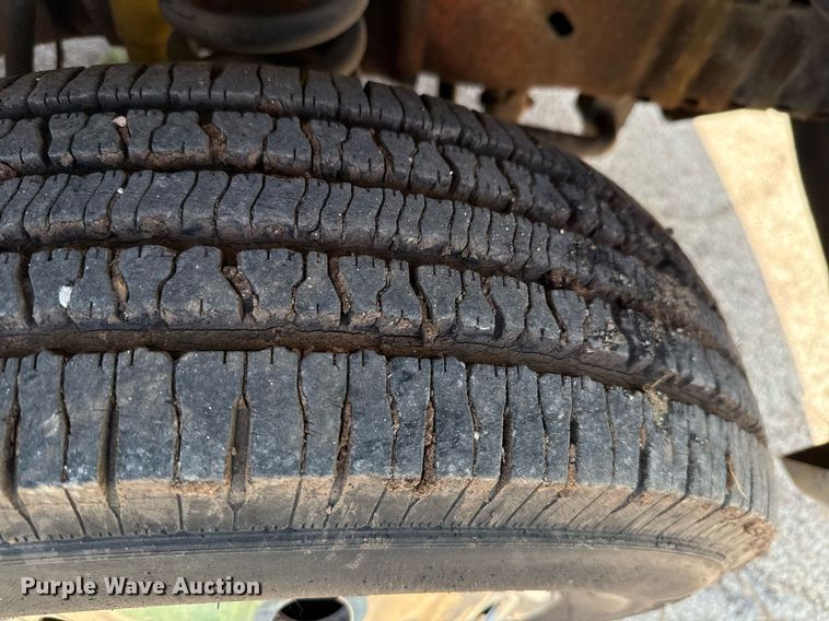 image for item DX5526 1998 Ford E350 food truck