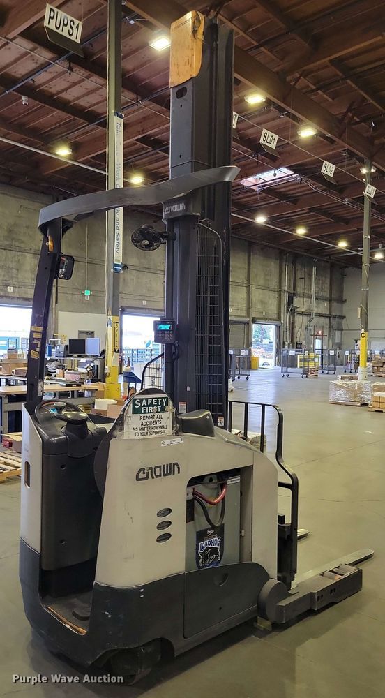 image for item DX7001 2016 Crown RM6025-45 reach truck