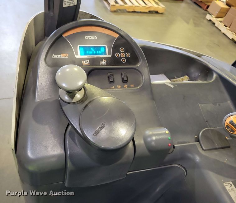 image for item DX7001 2016 Crown RM6025-45 reach truck