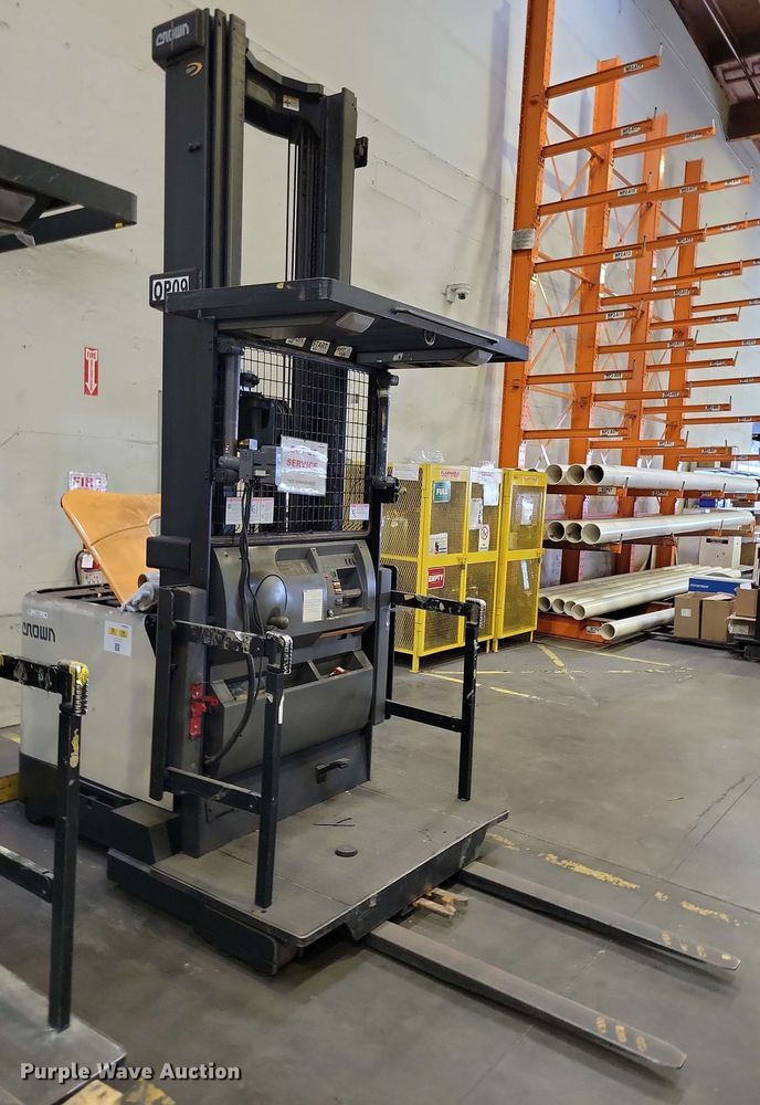 image for item DX7002 2016 Crown SP4050-30 order picker