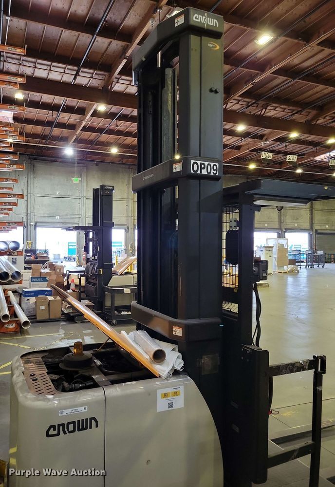 image for item DX7002 2016 Crown SP4050-30 order picker