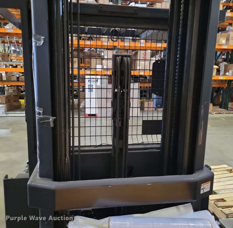 image for item DX7002 2016 Crown SP4050-30 order picker