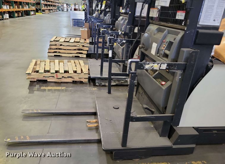 image for item DX7002 2016 Crown SP4050-30 order picker