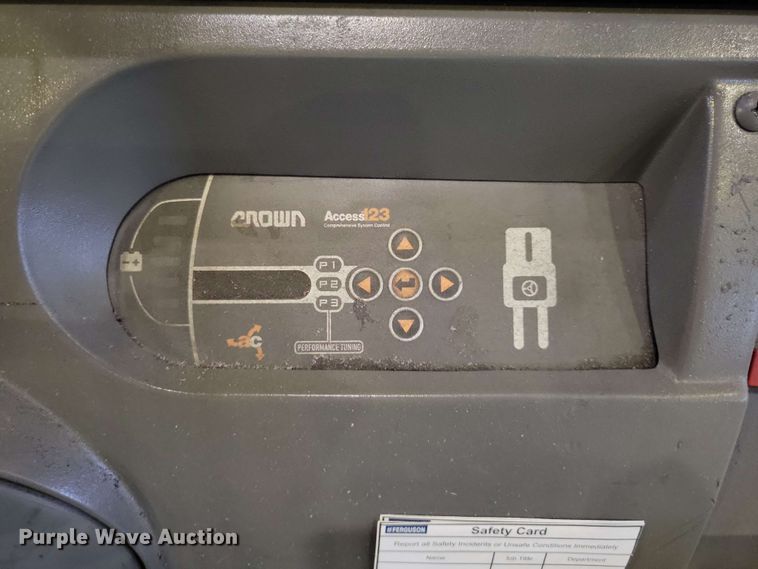 image for item DX7002 2016 Crown SP4050-30 order picker