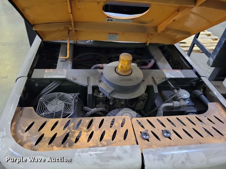 image for item DX7002 2016 Crown SP4050-30 order picker