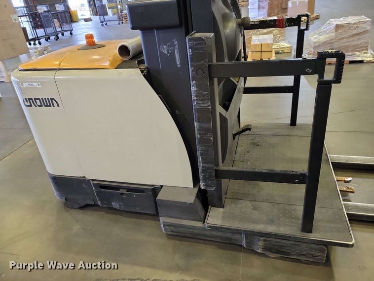 image for item DX7003 2016 Crown SP4050-30 order picker