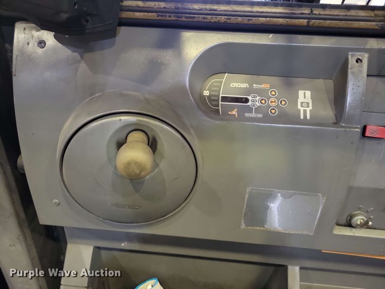 image for item DX7003 2016 Crown SP4050-30 order picker