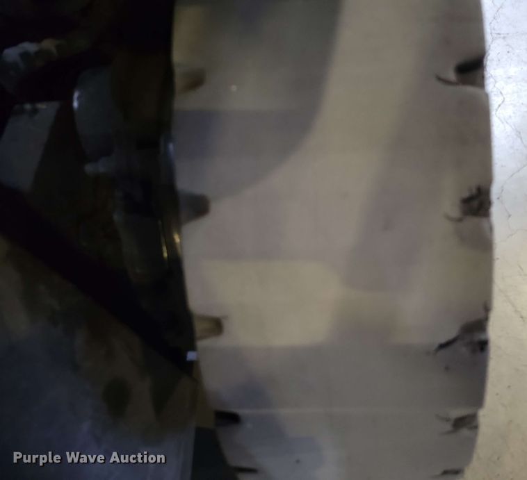 image for item DX7004 2016 Crown C51050-40 forklift