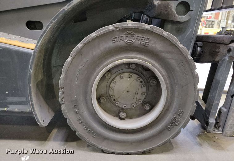 image for item DX7004 2016 Crown C51050-40 forklift