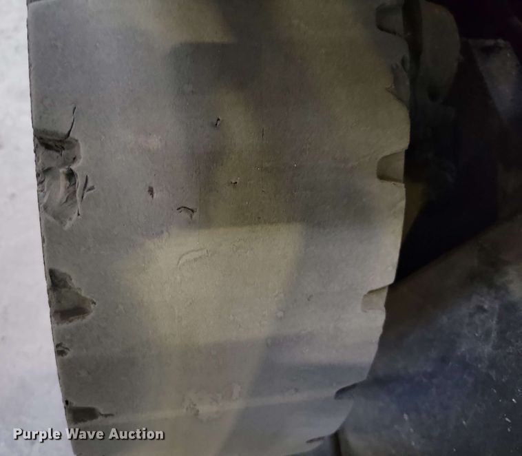 image for item DX7004 2016 Crown C51050-40 forklift