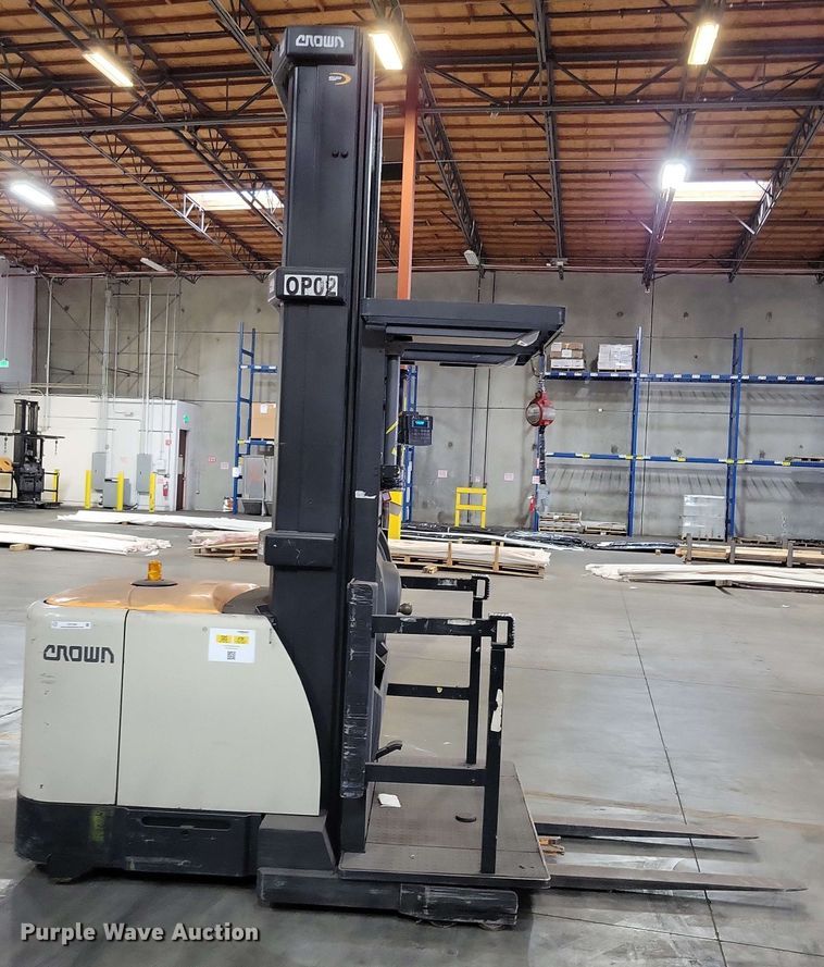 image for item DX7005 Crown SP 4000 order picker