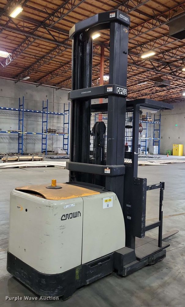 image for item DX7005 Crown SP 4000 order picker