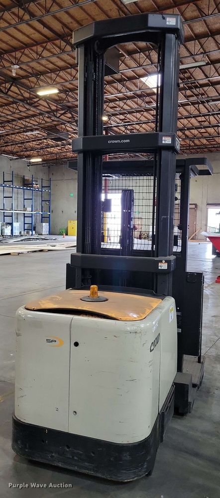 image for item DX7005 Crown SP 4000 order picker