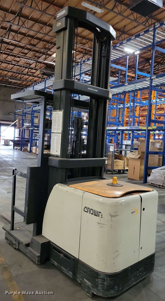 image for item DX7005 Crown SP 4000 order picker