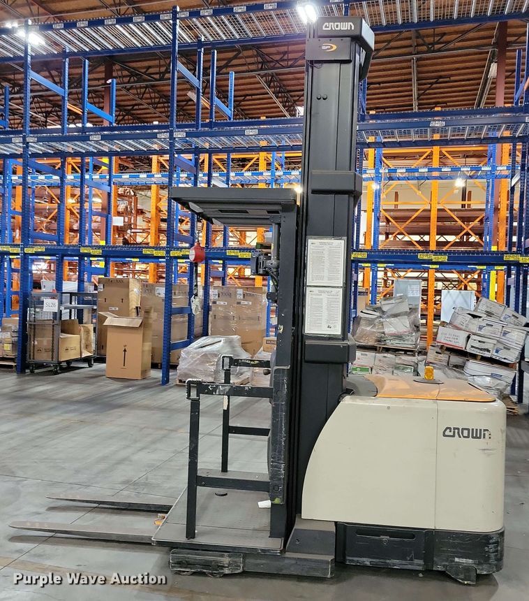 image for item DX7005 Crown SP 4000 order picker