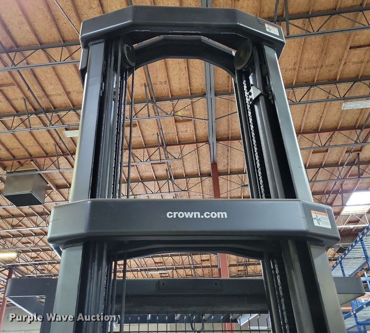 image for item DX7005 Crown SP 4000 order picker