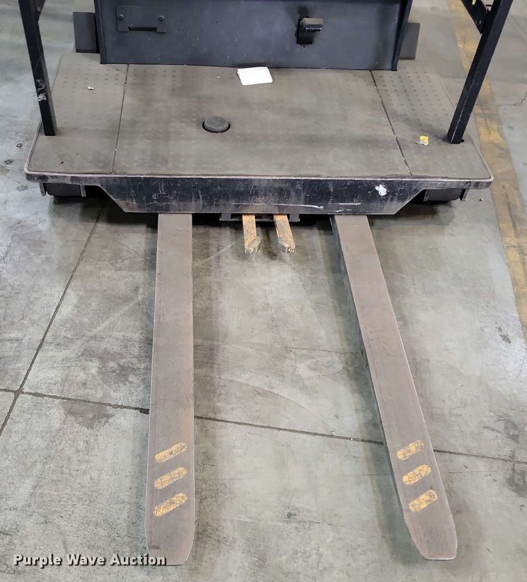 image for item DX7005 Crown SP 4000 order picker