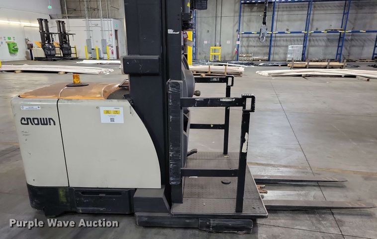 image for item DX7005 Crown SP 4000 order picker