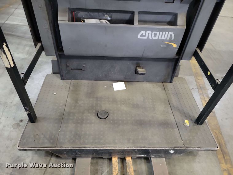 image for item DX7005 Crown SP 4000 order picker