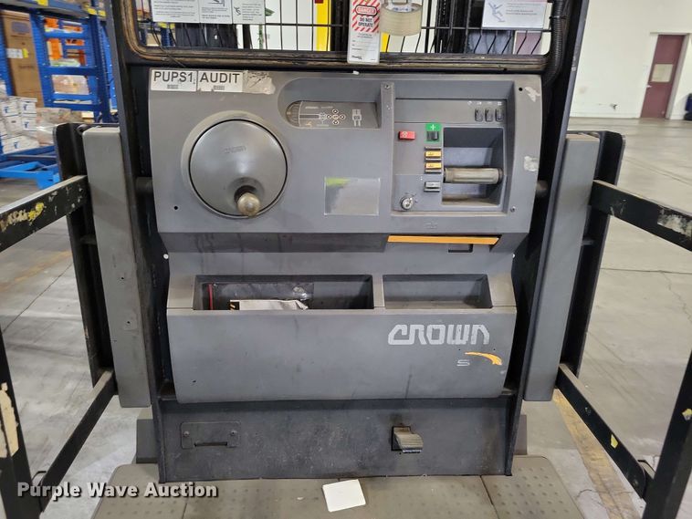 image for item DX7005 Crown SP 4000 order picker