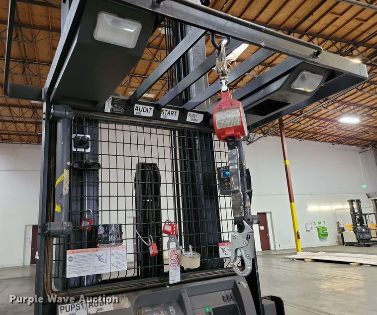 image for item DX7005 Crown SP 4000 order picker