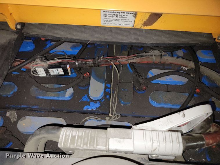 image for item DX7005 Crown SP 4000 order picker