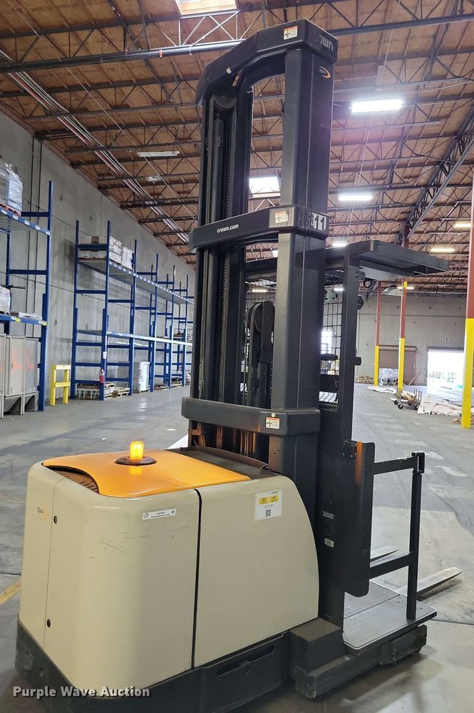 image for item DX7006 2016 Crown SP4050-30 order picker