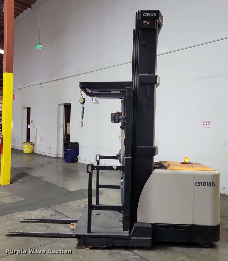 image for item DX7006 2016 Crown SP4050-30 order picker