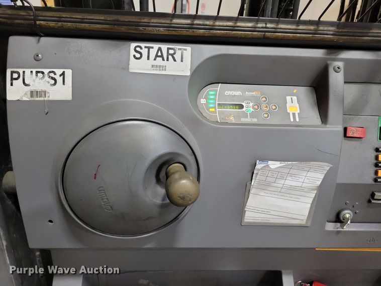 image for item DX7006 2016 Crown SP4050-30 order picker