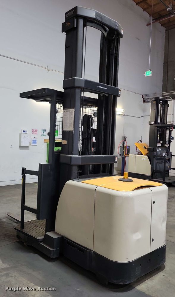 image for item DX7007 2016 Crown SP4050-30 order picker