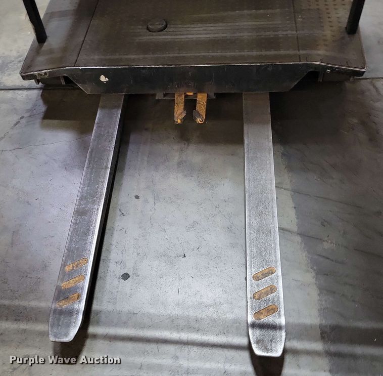 image for item DX7007 2016 Crown SP4050-30 order picker