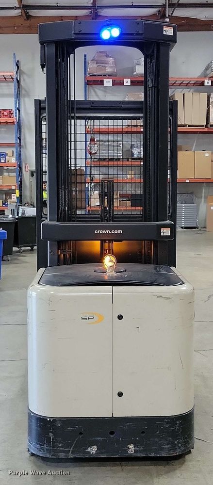 image for item DX7009 2017 Crown SP3520-30 order picker